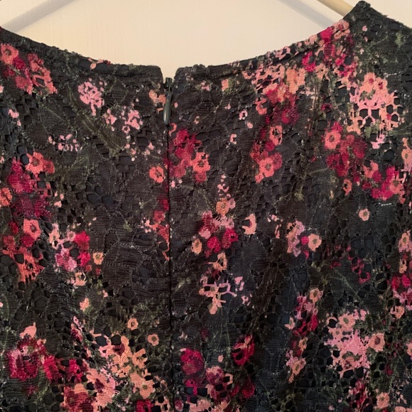 Kensie Multifloral Printed Lace Bodycon Dress - Picture 5 of 5